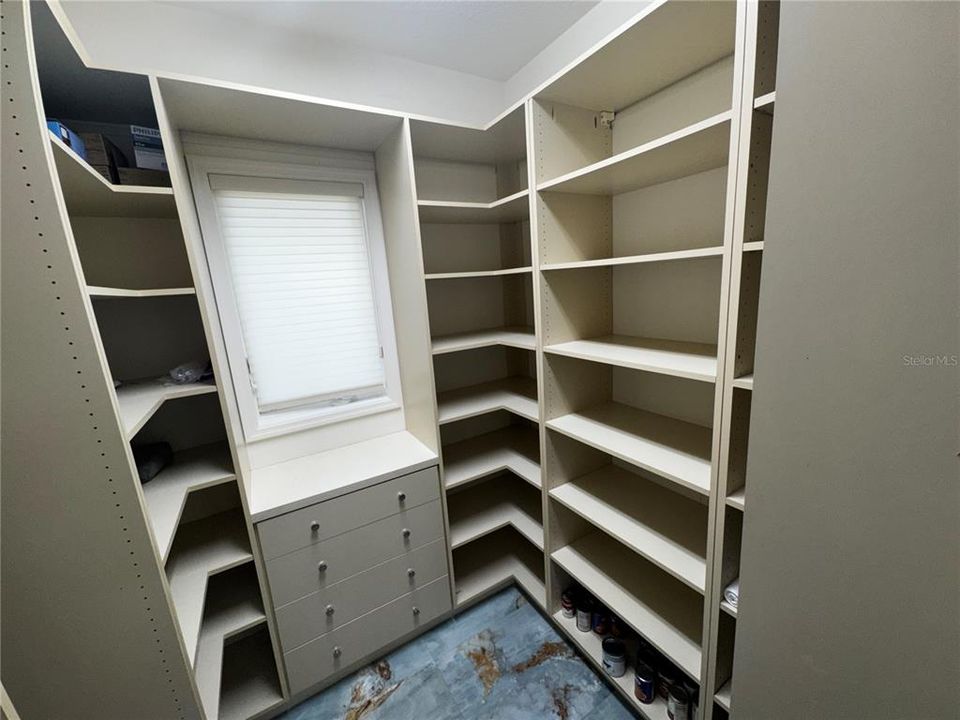 For Rent: $5,500 (5 beds, 3 baths, 2953 Square Feet)