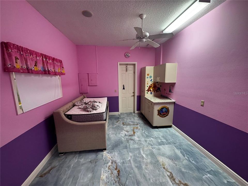 For Rent: $5,500 (5 beds, 3 baths, 2953 Square Feet)