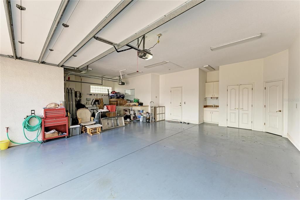 For Rent: $4,490 (5 beds, 3 baths, 2953 Square Feet)