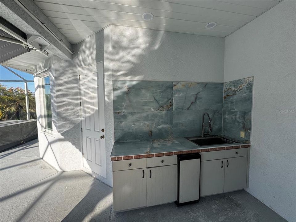 For Rent: $5,500 (5 beds, 3 baths, 2953 Square Feet)