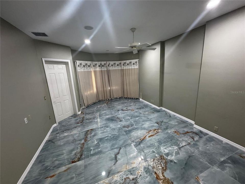 For Rent: $5,500 (5 beds, 3 baths, 2953 Square Feet)