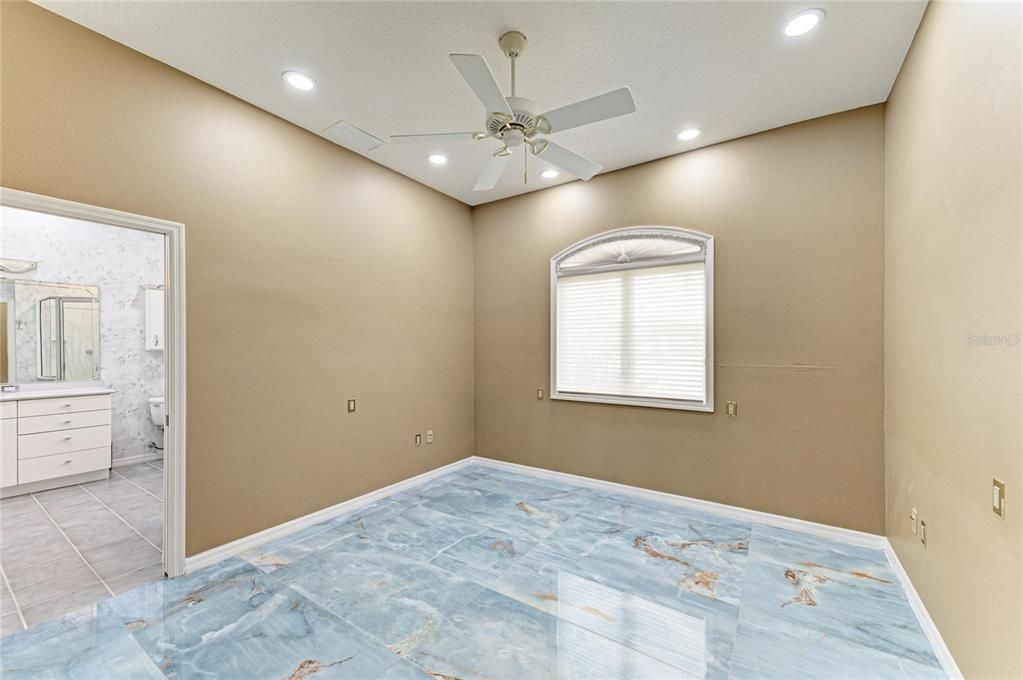 For Rent: $4,490 (5 beds, 3 baths, 2953 Square Feet)