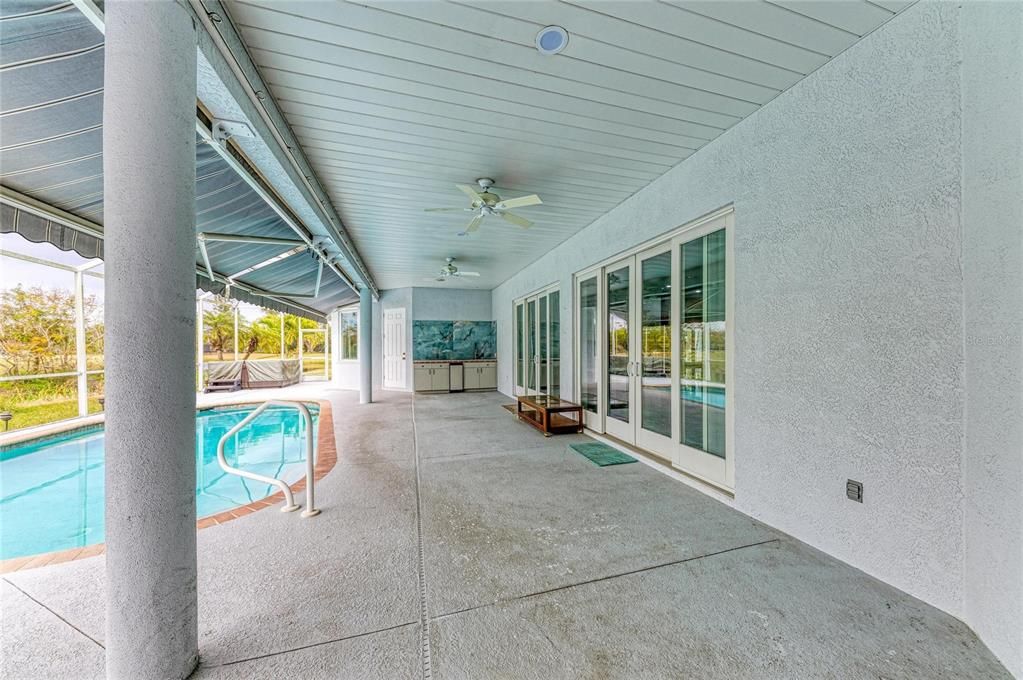 For Rent: $4,490 (5 beds, 3 baths, 2953 Square Feet)