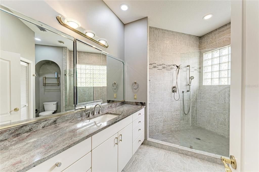 For Rent: $4,490 (5 beds, 3 baths, 2953 Square Feet)
