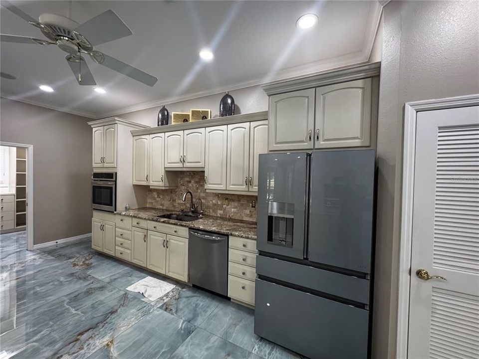 For Rent: $5,500 (5 beds, 3 baths, 2953 Square Feet)