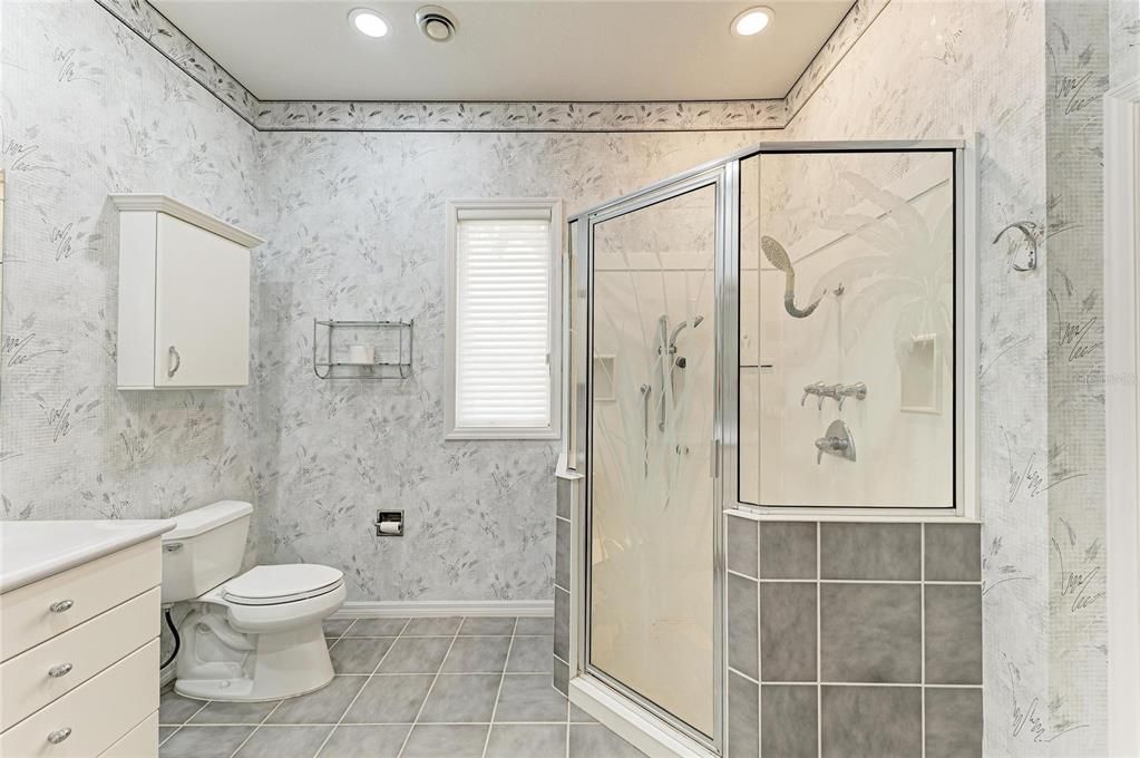 For Rent: $4,490 (5 beds, 3 baths, 2953 Square Feet)