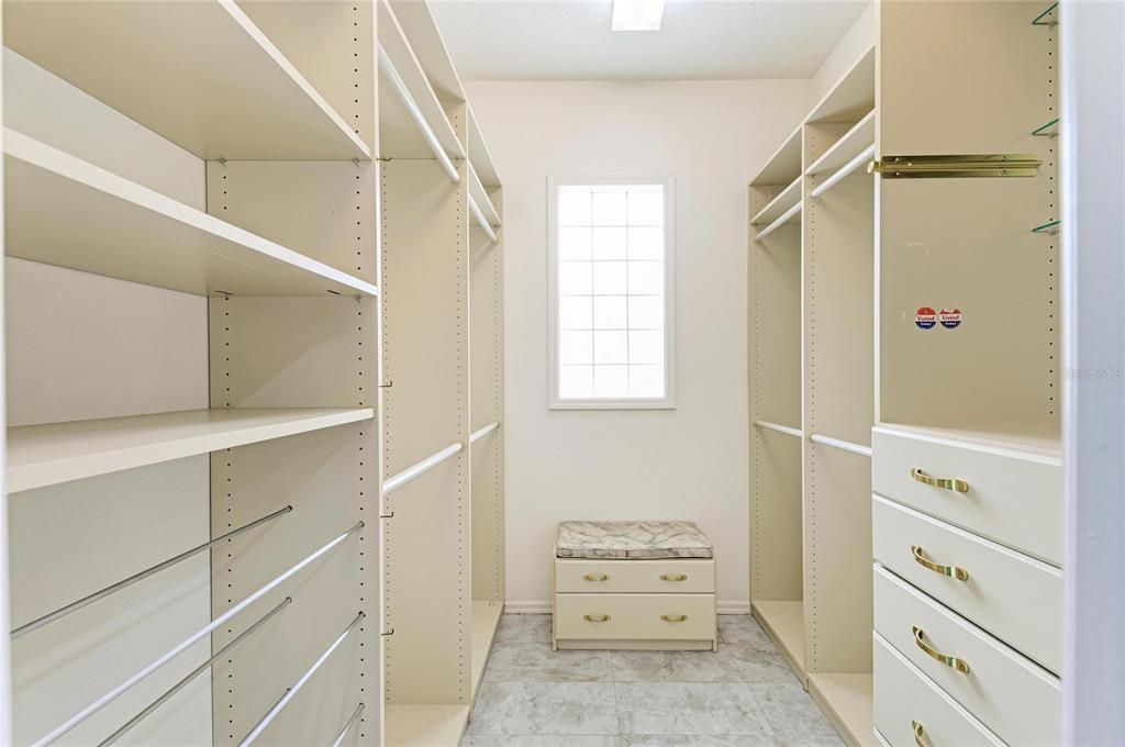 For Rent: $4,490 (5 beds, 3 baths, 2953 Square Feet)