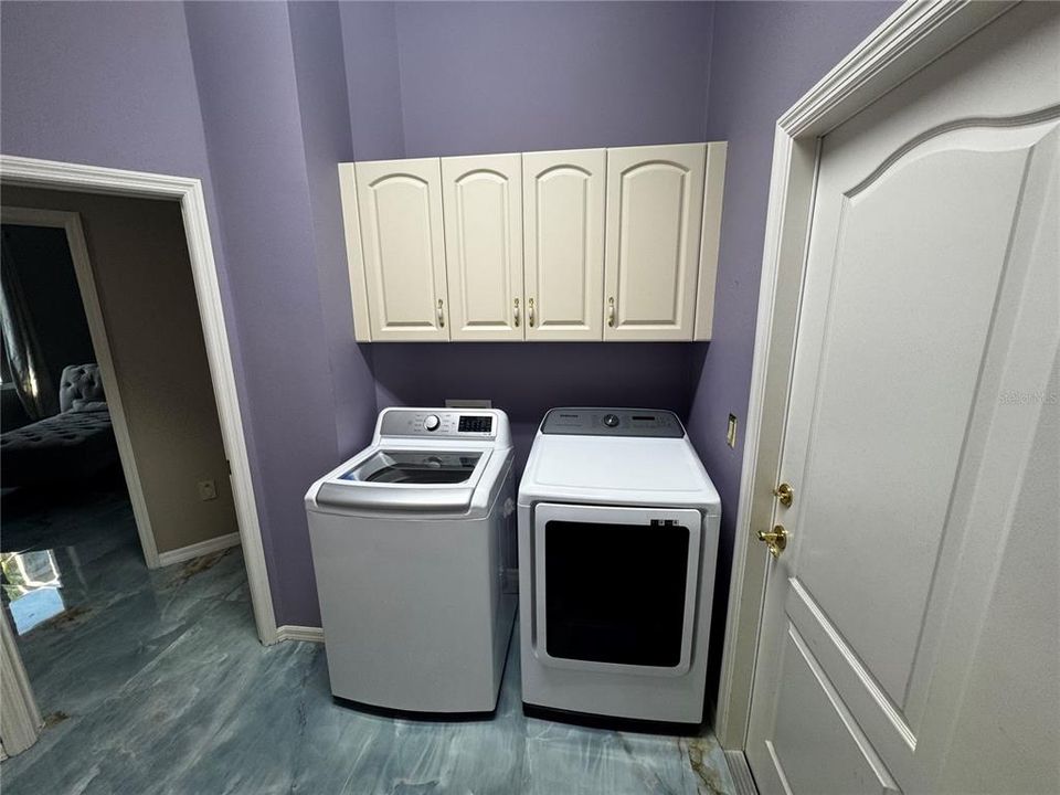 For Rent: $5,500 (5 beds, 3 baths, 2953 Square Feet)