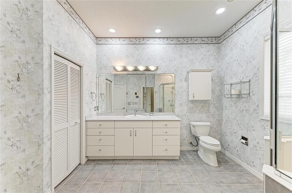 For Rent: $4,490 (5 beds, 3 baths, 2953 Square Feet)