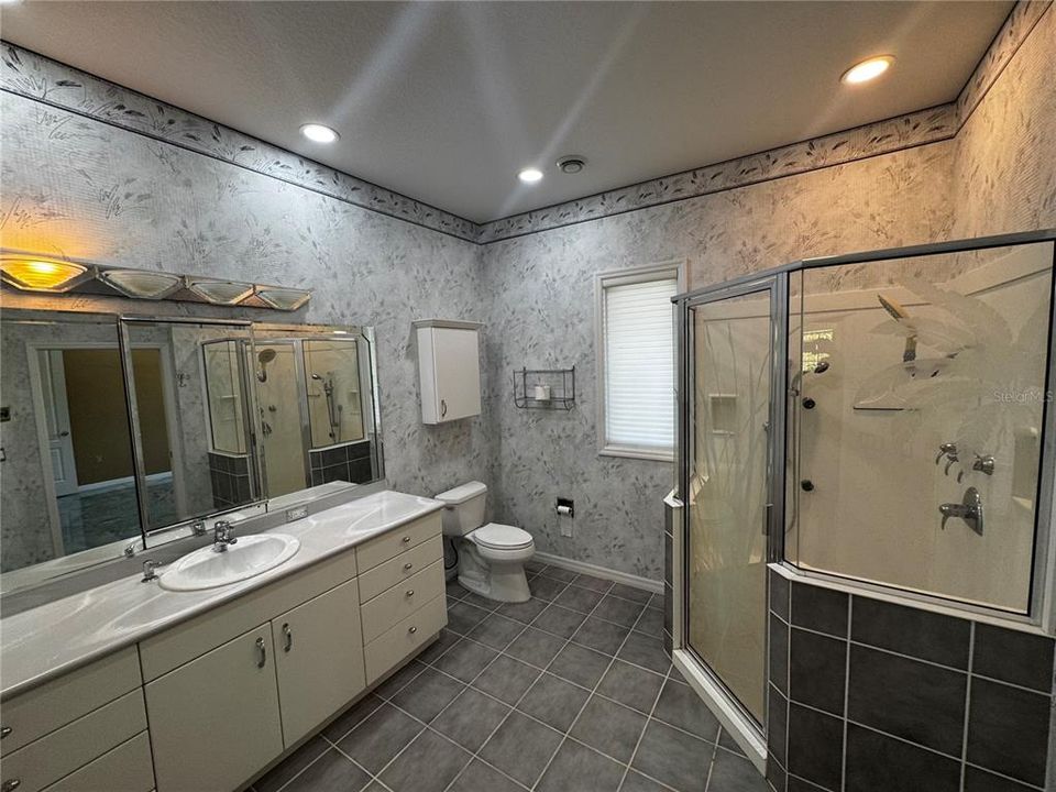 For Rent: $5,500 (5 beds, 3 baths, 2953 Square Feet)