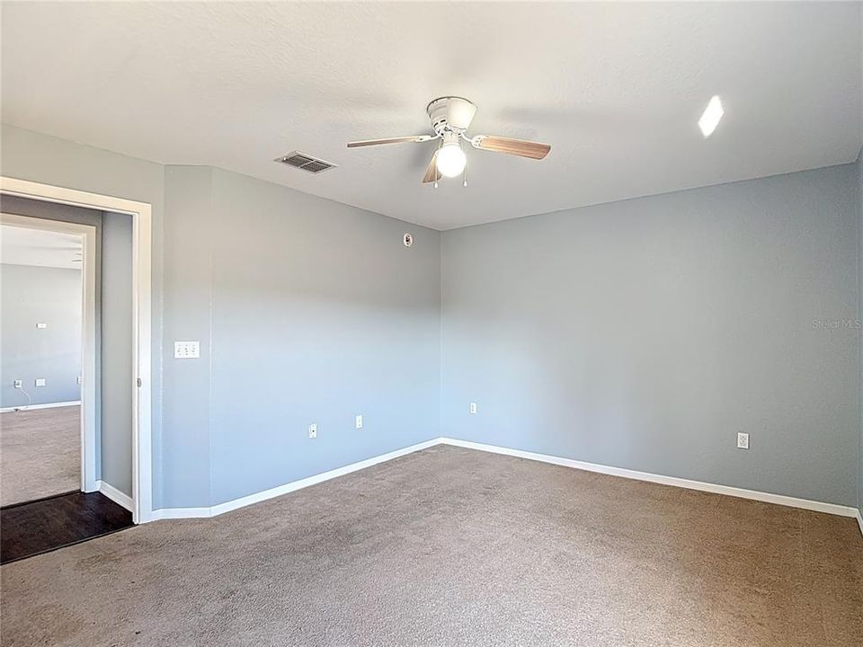 For Sale: $299,900 (3 beds, 2 baths, 1501 Square Feet)