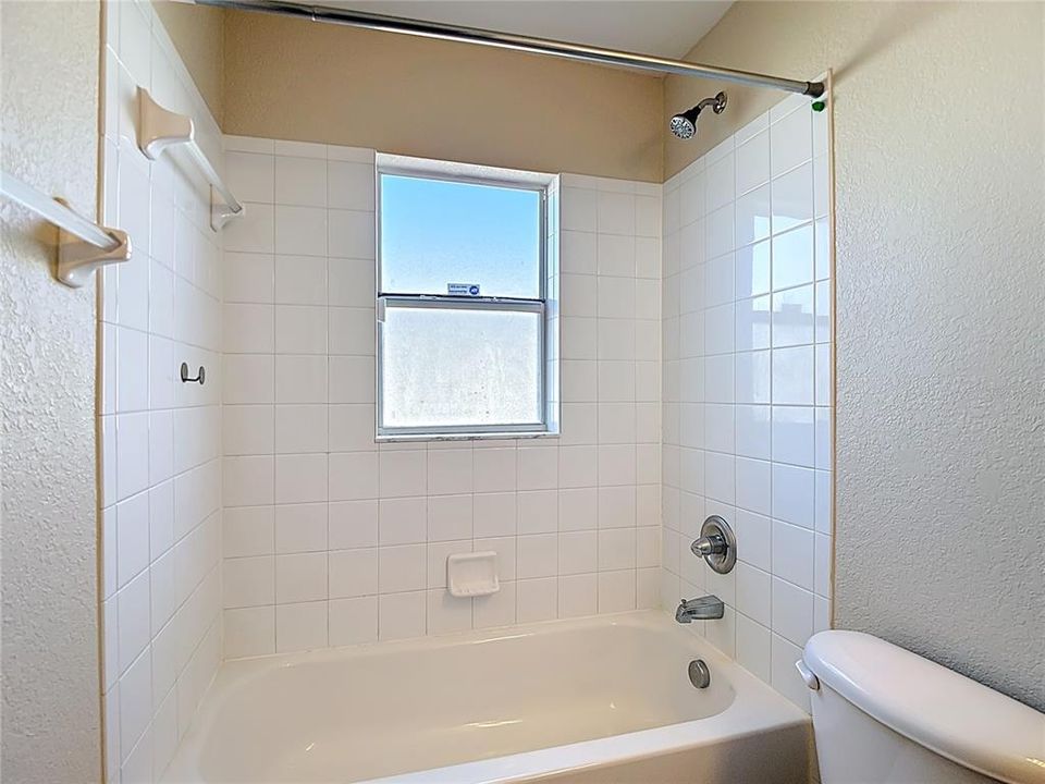 For Sale: $299,900 (3 beds, 2 baths, 1501 Square Feet)