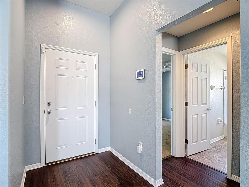 For Sale: $299,900 (3 beds, 2 baths, 1501 Square Feet)