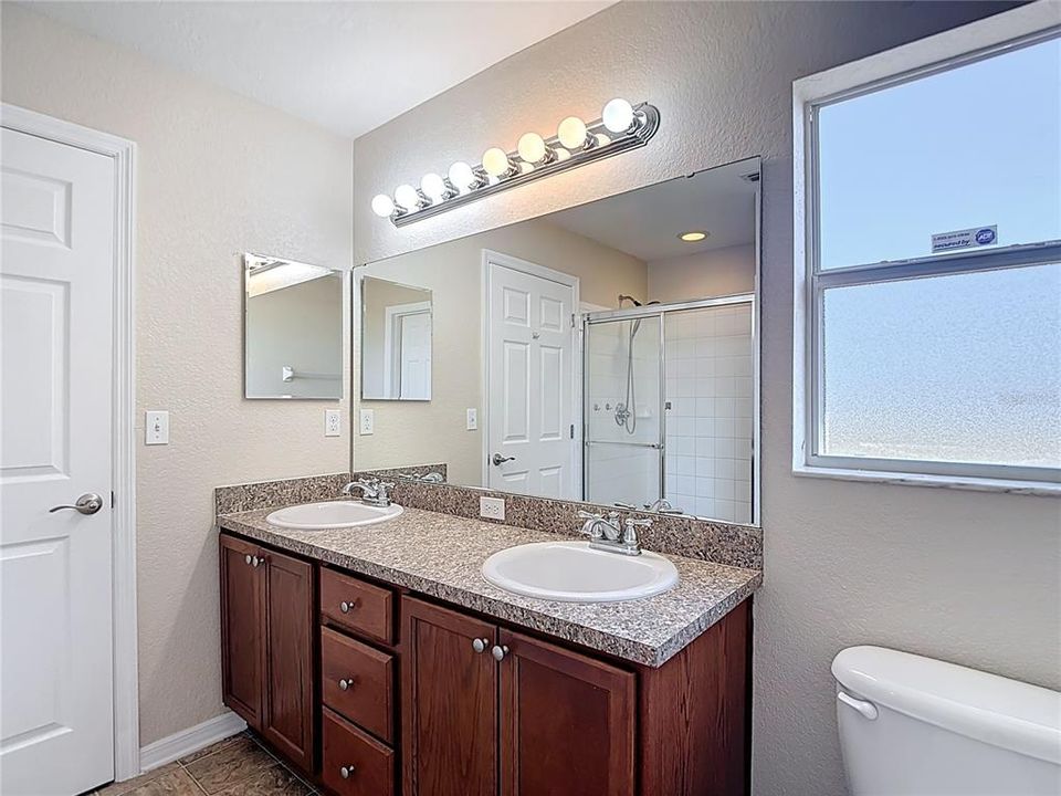 For Sale: $299,900 (3 beds, 2 baths, 1501 Square Feet)