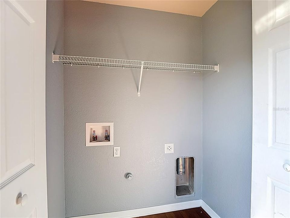 For Sale: $299,900 (3 beds, 2 baths, 1501 Square Feet)