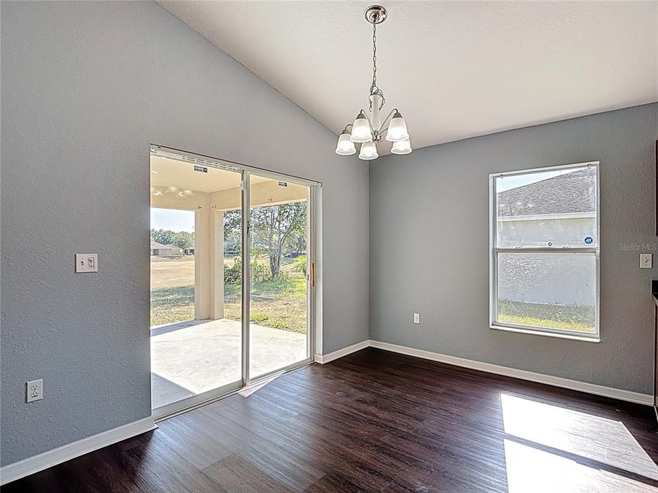 For Sale: $299,900 (3 beds, 2 baths, 1501 Square Feet)