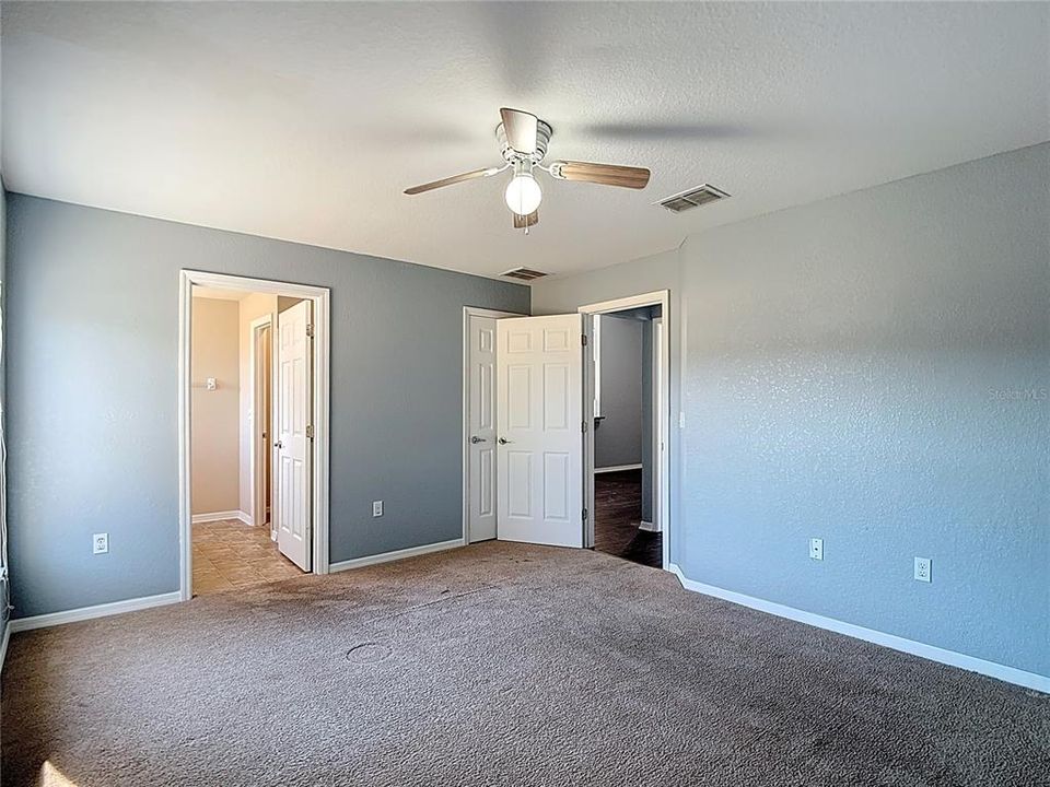 For Sale: $299,900 (3 beds, 2 baths, 1501 Square Feet)