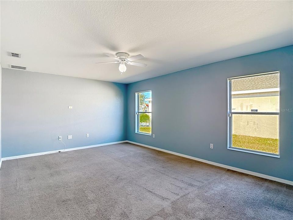 For Sale: $299,900 (3 beds, 2 baths, 1501 Square Feet)