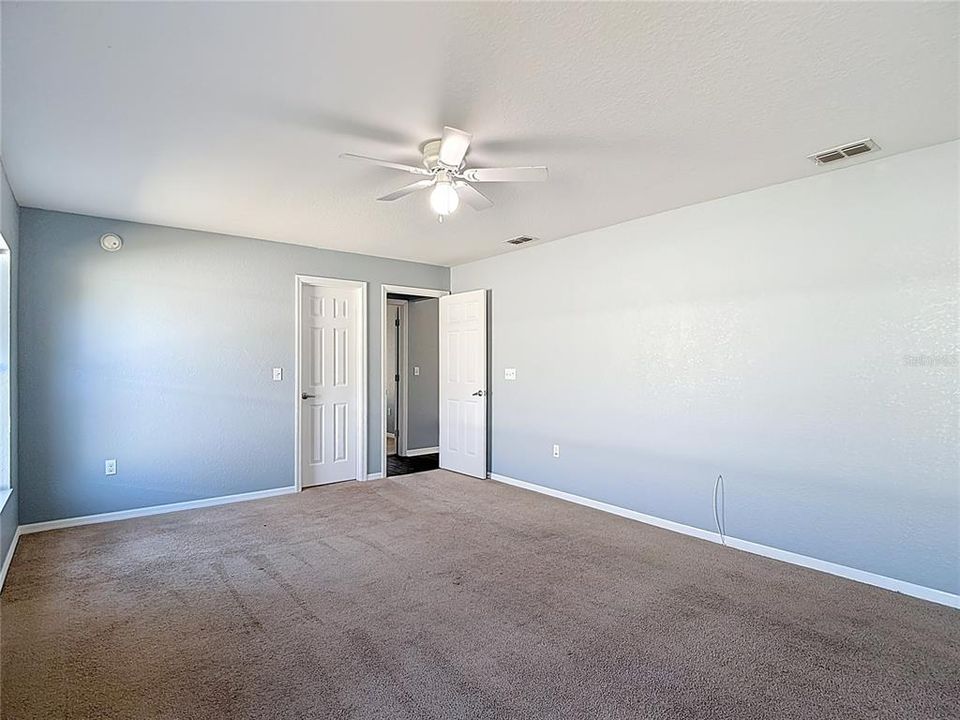 For Sale: $299,900 (3 beds, 2 baths, 1501 Square Feet)