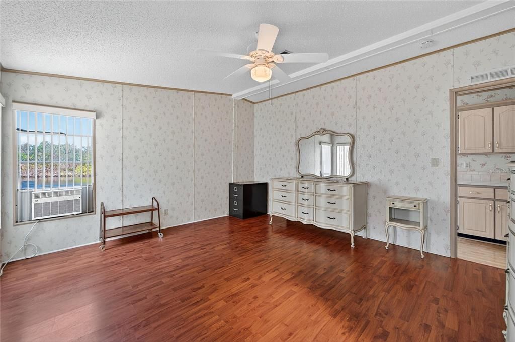 待售: $200,000 (3 贝兹, 2 浴室, 1509 平方英尺)