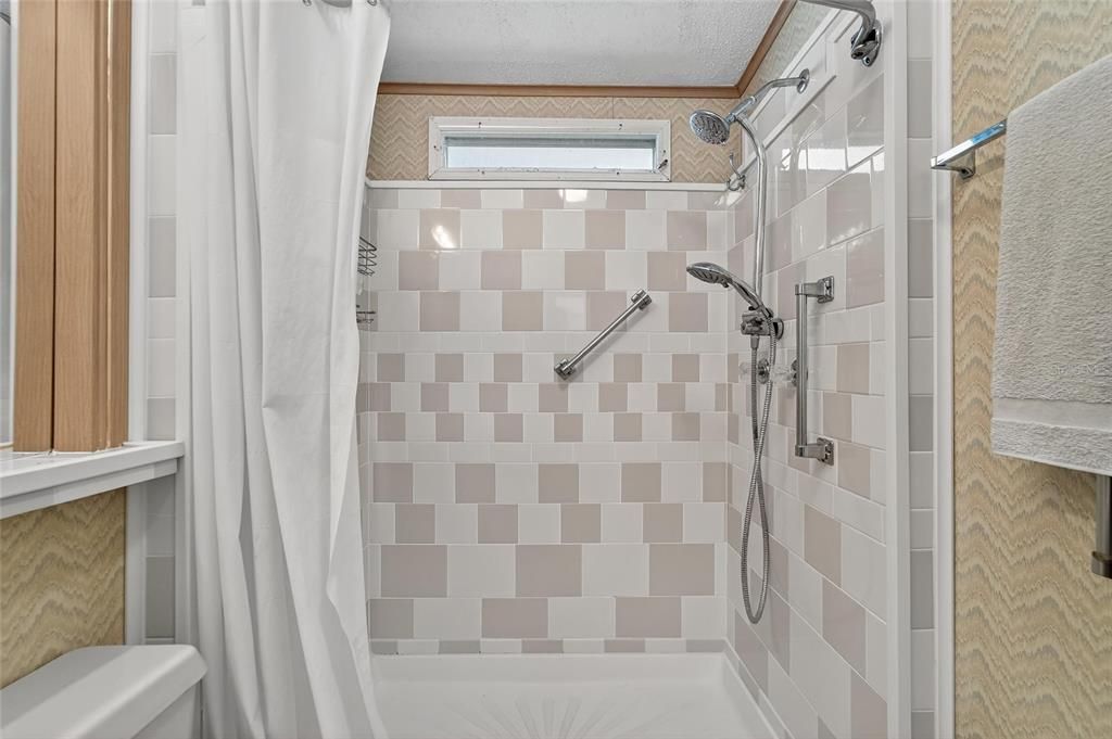 待售: $200,000 (3 贝兹, 2 浴室, 1509 平方英尺)