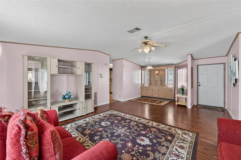 待售: $200,000 (3 贝兹, 2 浴室, 1509 平方英尺)