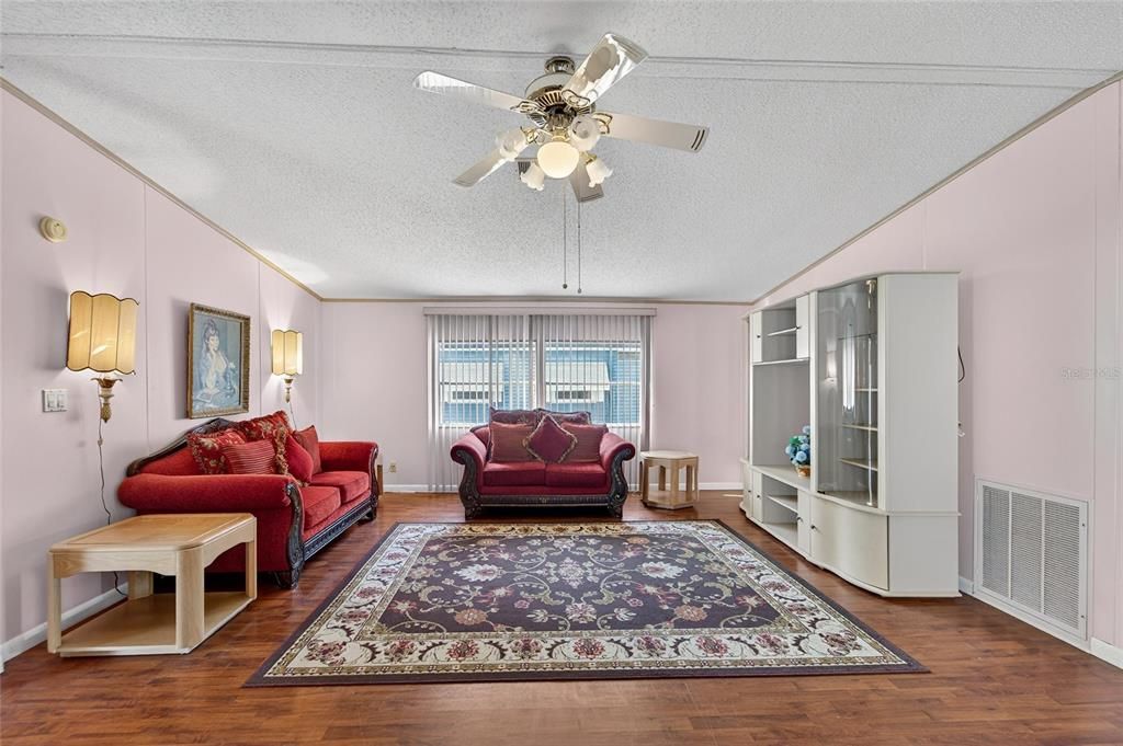 待售: $200,000 (3 贝兹, 2 浴室, 1509 平方英尺)