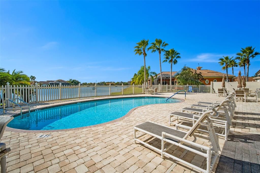 На продажу: $589,000 (2 спален, 2 ванн, 1904 Квадратных фут)