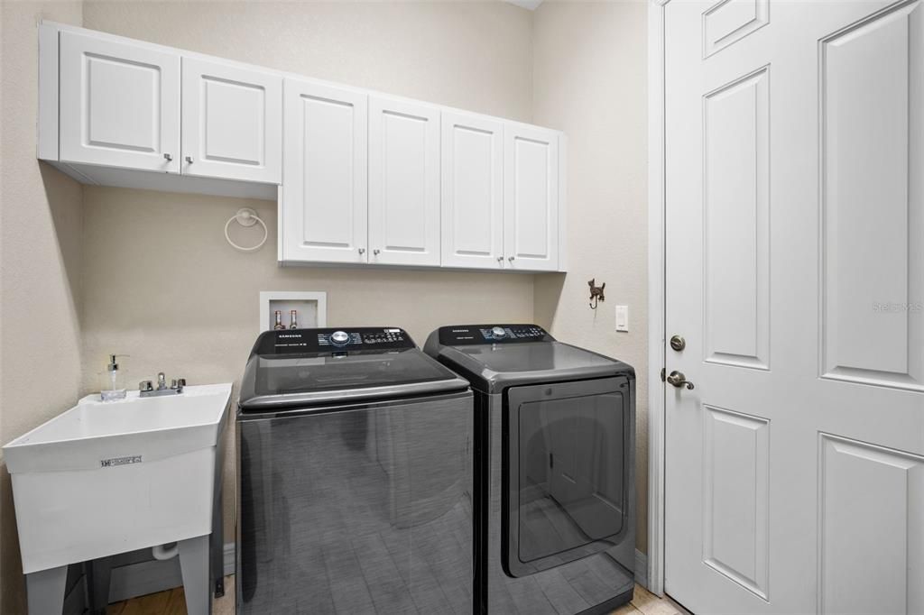 На продажу: $589,000 (2 спален, 2 ванн, 1904 Квадратных фут)