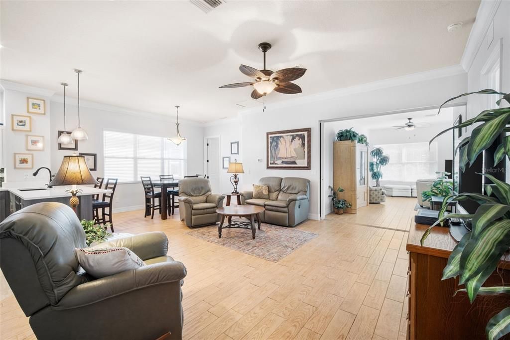 На продажу: $589,000 (2 спален, 2 ванн, 1904 Квадратных фут)