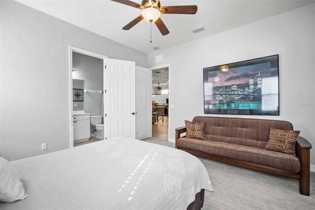 На продажу: $589,000 (2 спален, 2 ванн, 1904 Квадратных фут)