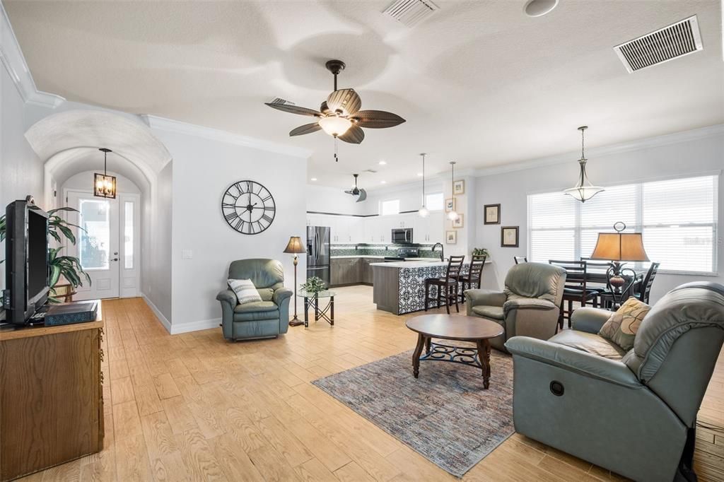 На продажу: $589,000 (2 спален, 2 ванн, 1904 Квадратных фут)