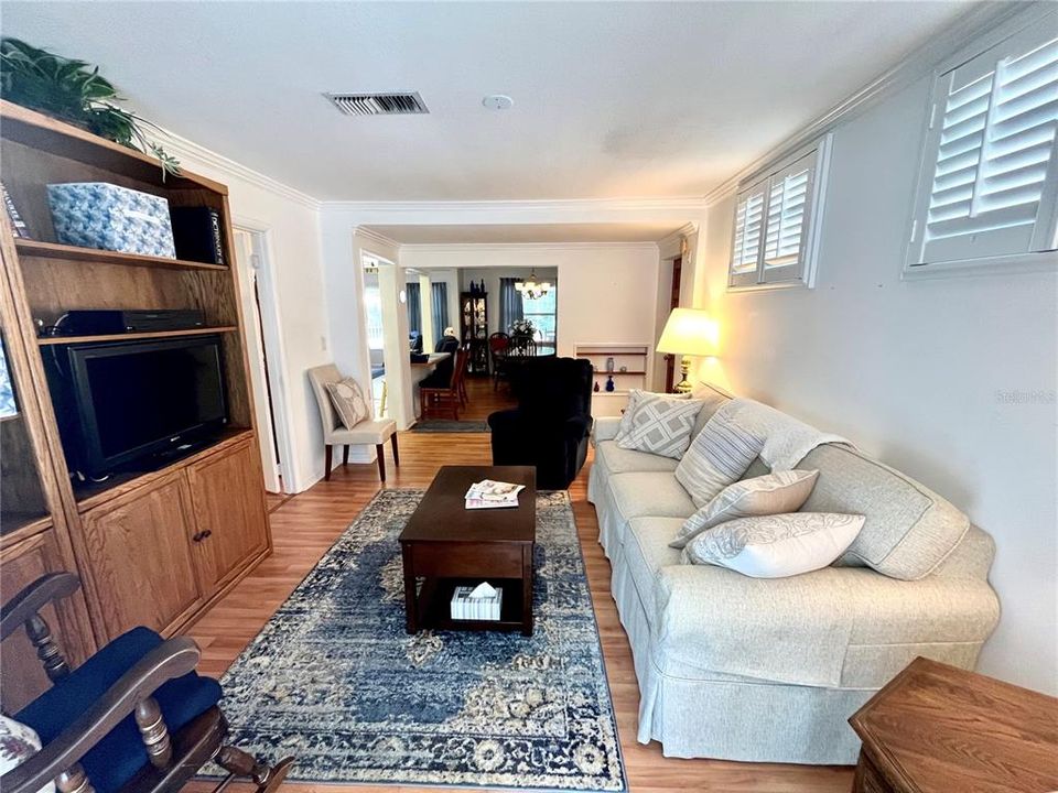 For Sale: $379,900 (3 beds, 2 baths, 1323 Square Feet)