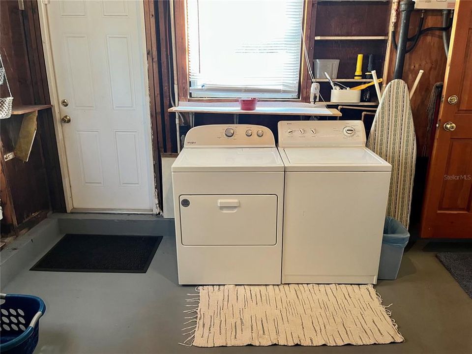 For Sale: $379,900 (3 beds, 2 baths, 1323 Square Feet)