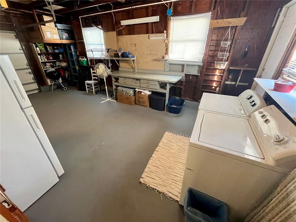 For Sale: $379,900 (3 beds, 2 baths, 1323 Square Feet)