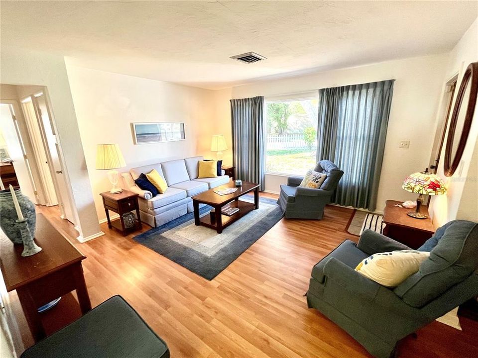 For Sale: $379,900 (3 beds, 2 baths, 1323 Square Feet)