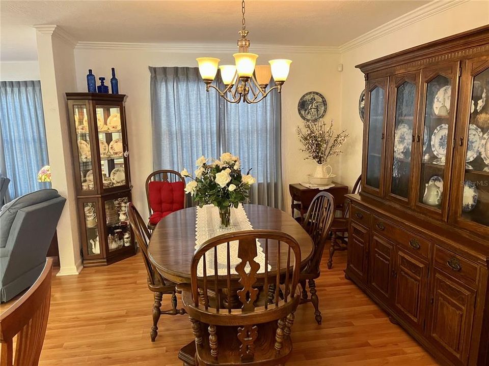 For Sale: $379,900 (3 beds, 2 baths, 1323 Square Feet)