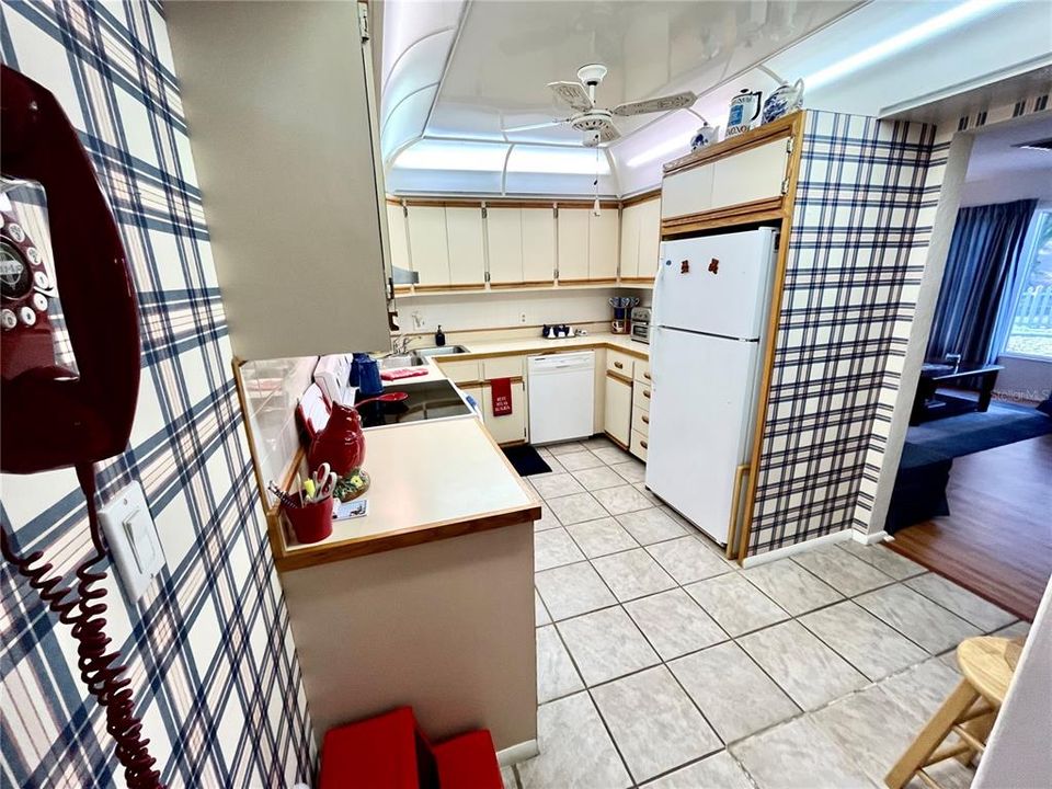 For Sale: $379,900 (3 beds, 2 baths, 1323 Square Feet)