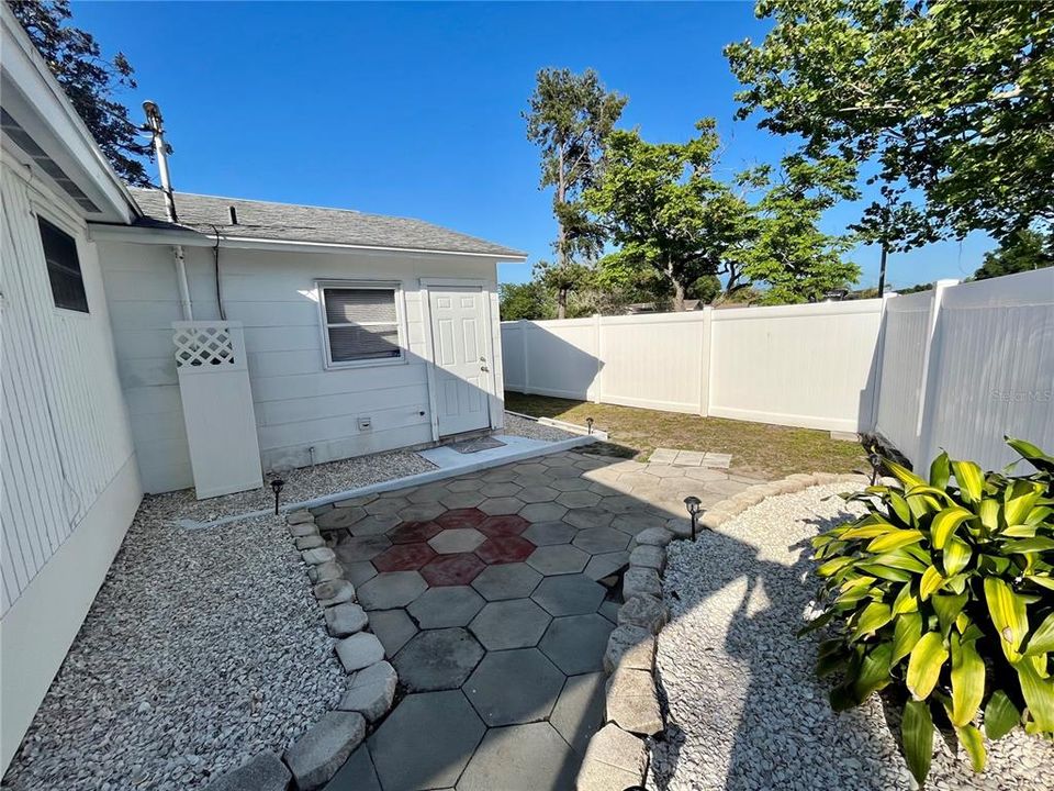 For Sale: $379,900 (3 beds, 2 baths, 1323 Square Feet)