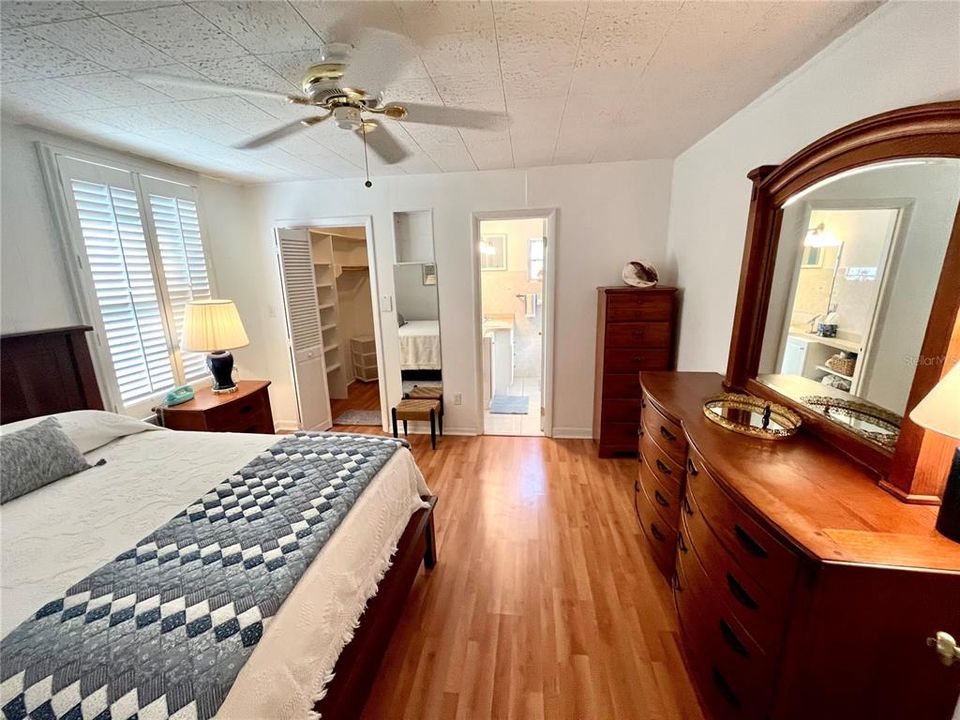 For Sale: $379,900 (3 beds, 2 baths, 1323 Square Feet)