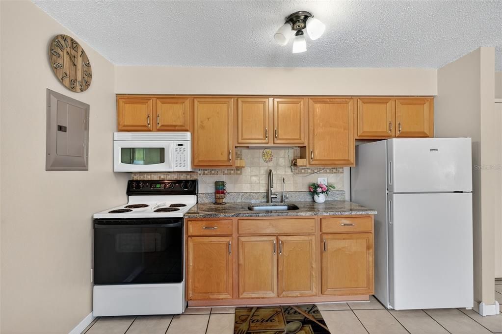 待售: $90,000 (1 贝兹, 1 浴室, 490 平方英尺)