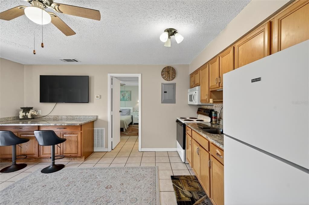 待售: $90,000 (1 贝兹, 1 浴室, 490 平方英尺)