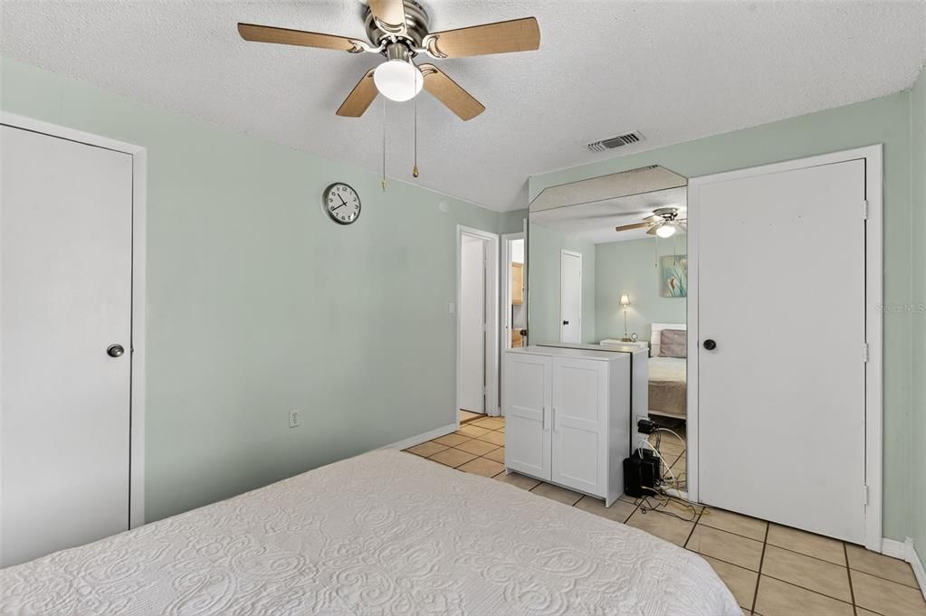 待售: $90,000 (1 贝兹, 1 浴室, 490 平方英尺)