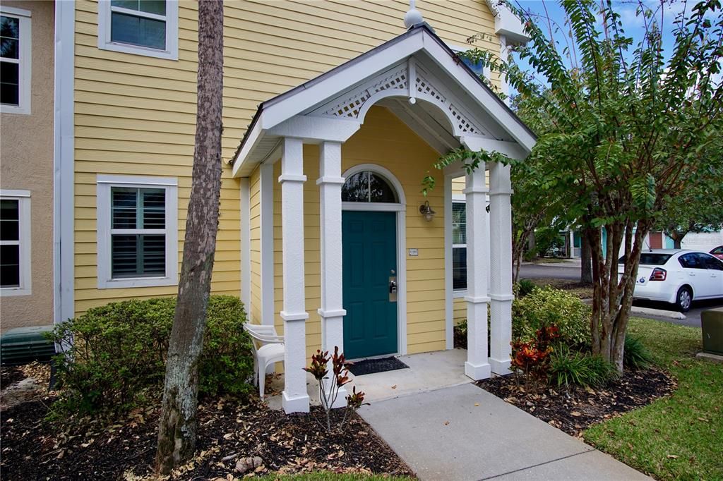 Activo con contrato: $1,250 (1 camas, 1 baños, 834 Pies cuadrados)