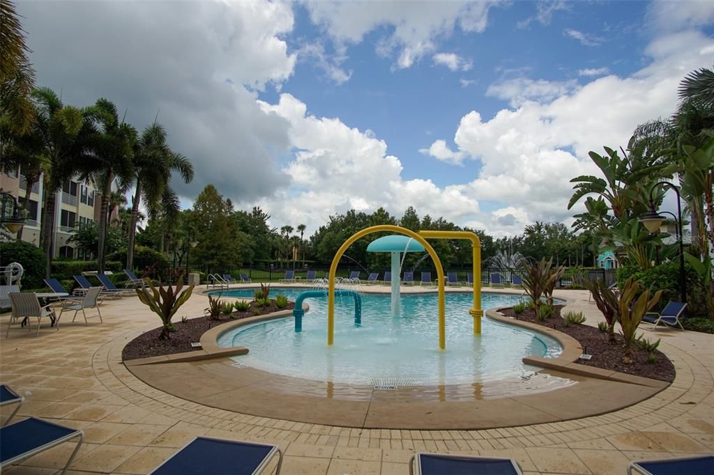 Activo con contrato: $1,250 (1 camas, 1 baños, 834 Pies cuadrados)