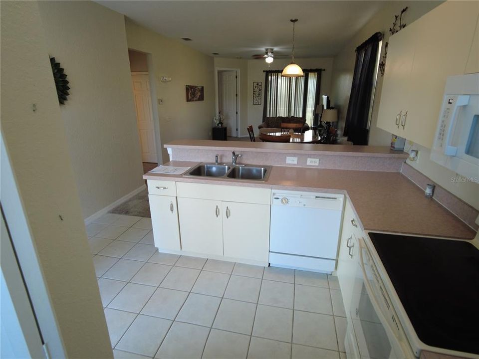 出租: $1,550 (2 贝兹, 2 浴室, 981 平方英尺)