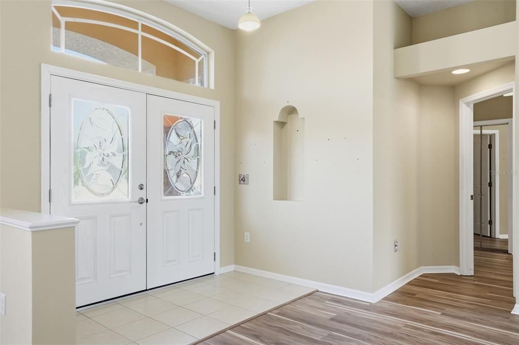 Activo con contrato: $335,000 (3 camas, 2 baños, 1964 Pies cuadrados)