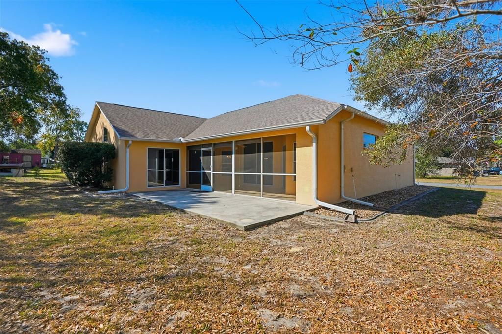 Activo con contrato: $335,000 (3 camas, 2 baños, 1964 Pies cuadrados)