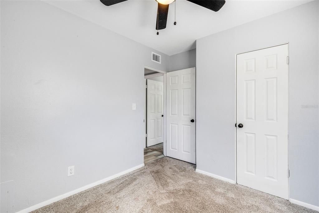 待售: $399,000 (4 贝兹, 2 浴室, 1728 平方英尺)