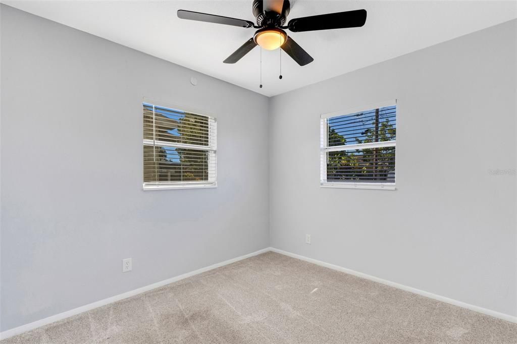 待售: $399,000 (4 贝兹, 2 浴室, 1728 平方英尺)